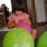 Creatief tekenen op ballonnen - een eenvoudige activiteit voor kinderen